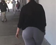 Thick Jiggly booty pawg mom