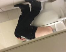 Back to the hospital 5 - Understall toilet