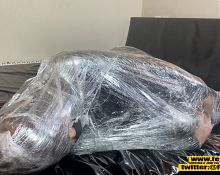 Fejira com Fetish girl covered in plastic cling film